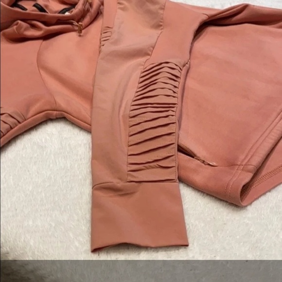 Puma cropped scuba hoodie SZ medium - Picture 3 of 10